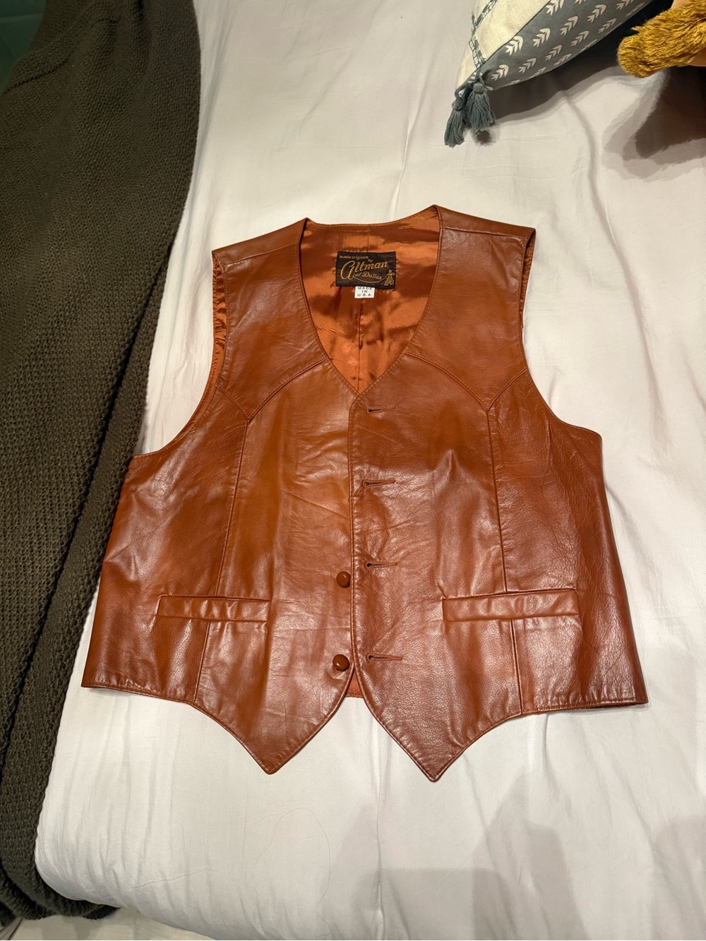 Vintage-Inspired Men's Leather Vest in Rust Brown -